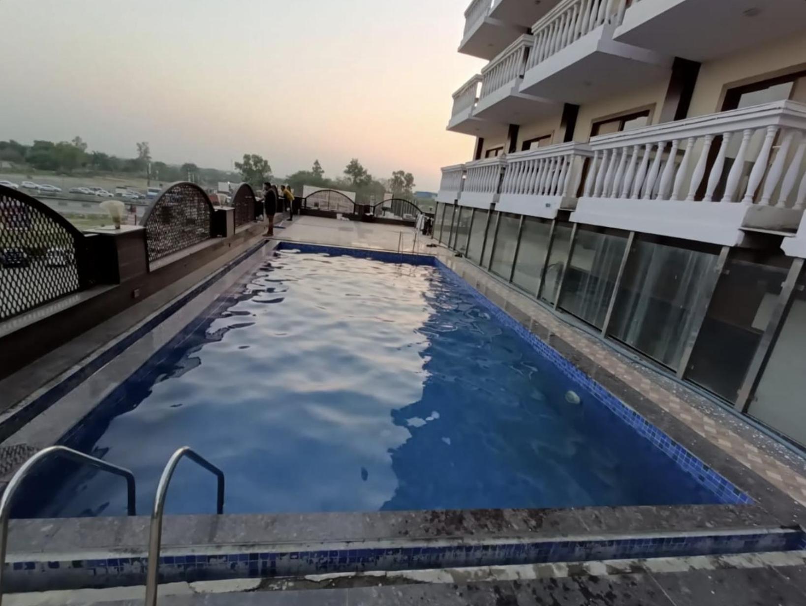 Hotel Lotus Paradise - Banquet & Dining - Near Murthal Sukhdev Rāi Esterno foto